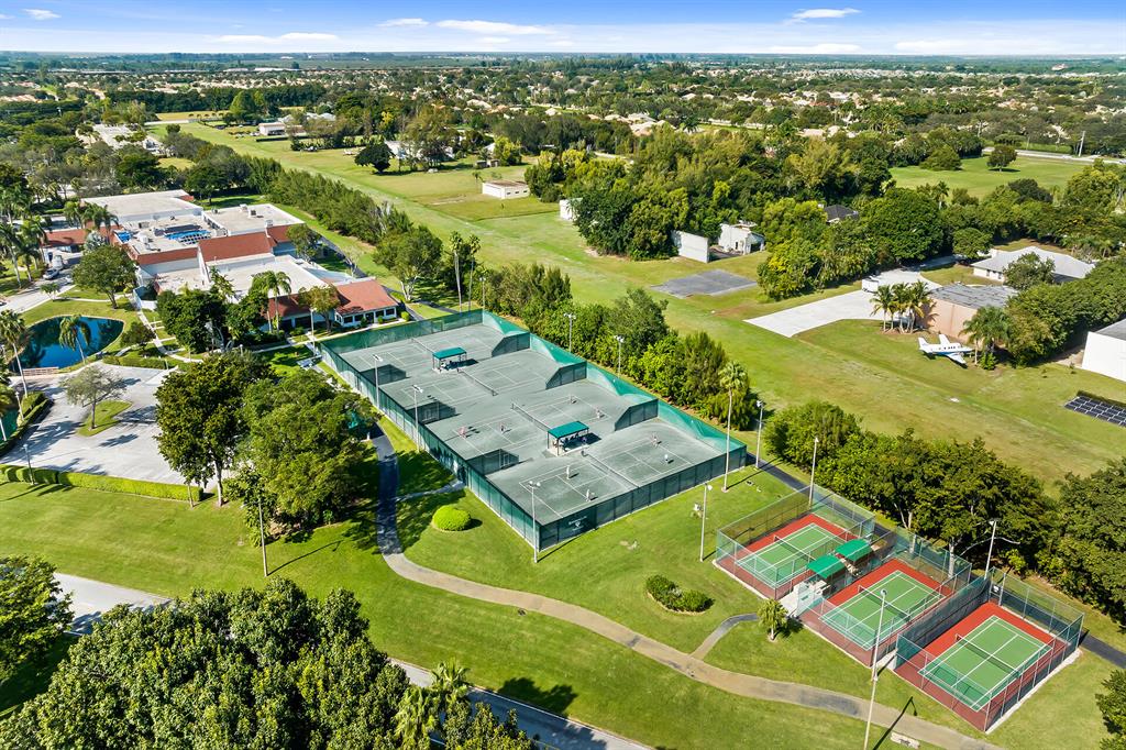 7240 Huntington Lane Unit: 203