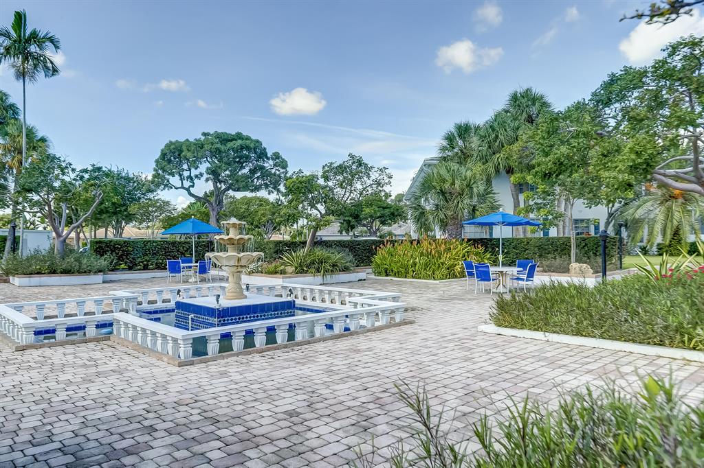 2251 NE 66th Street Unit: 1601