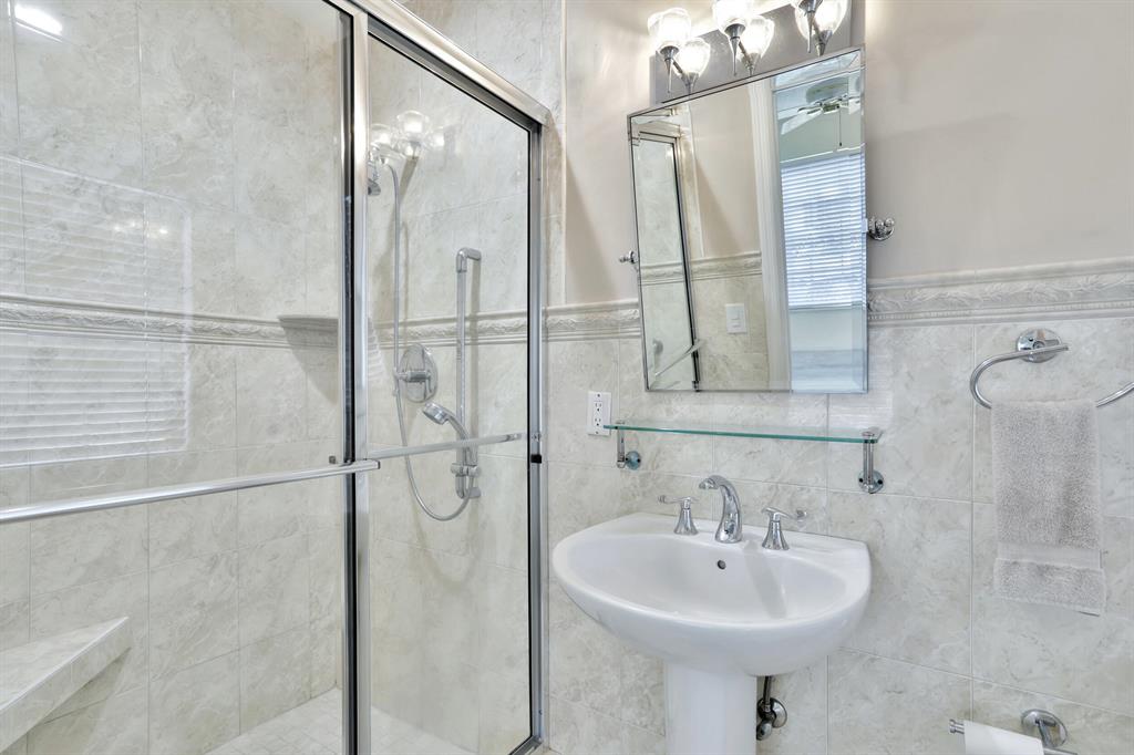 2251 NE 66th Street Unit: 1601