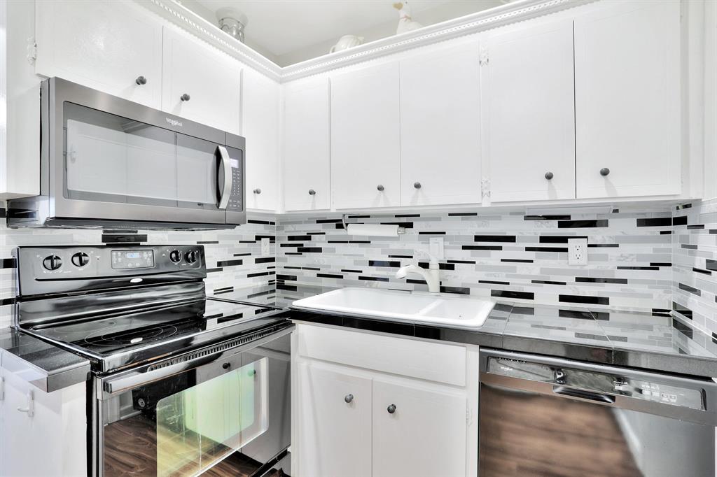 2251 NE 66th Street Unit: 1601