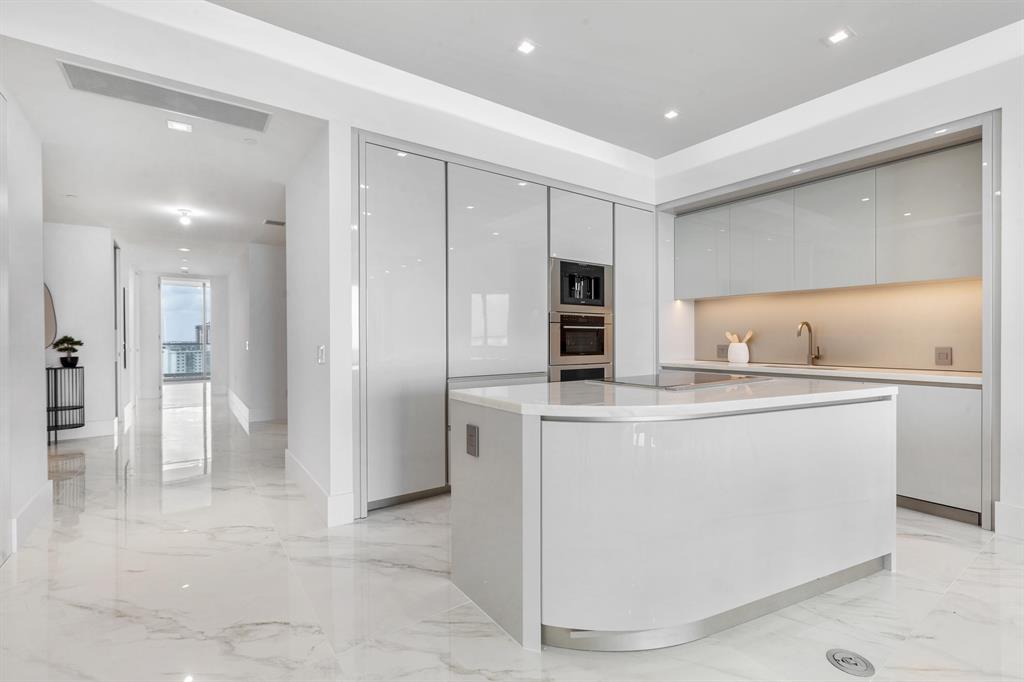 18975 Collins Avenue Unit: 1603
