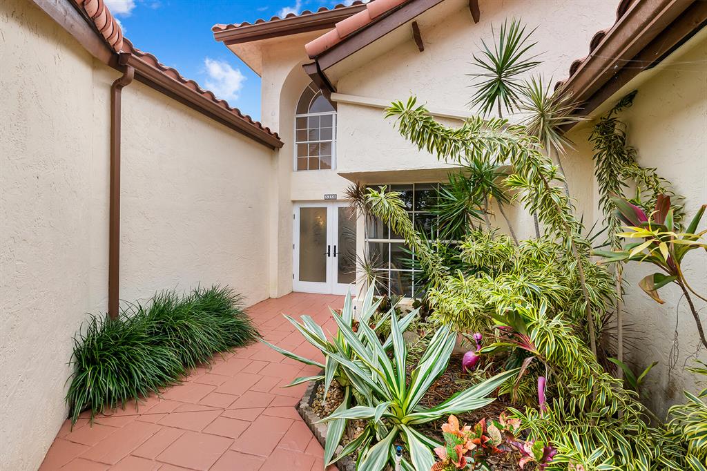 5250 Casa Real Drive