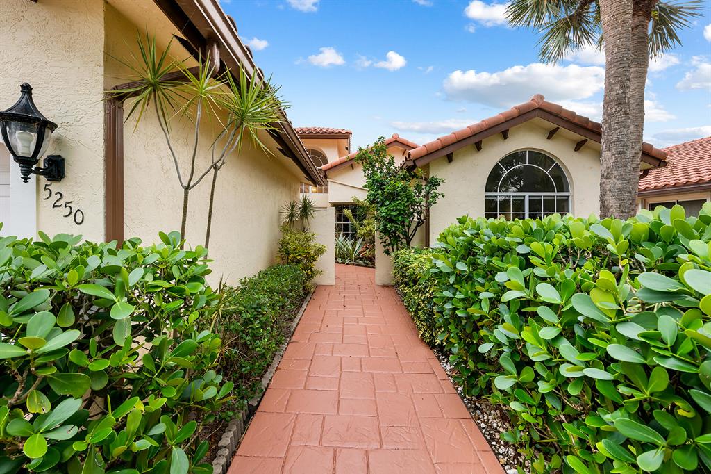 5250 Casa Real Drive