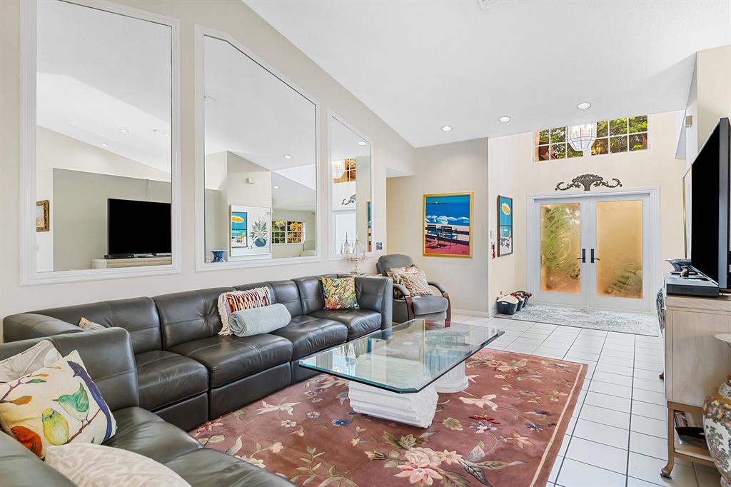 5250 Casa Real Drive