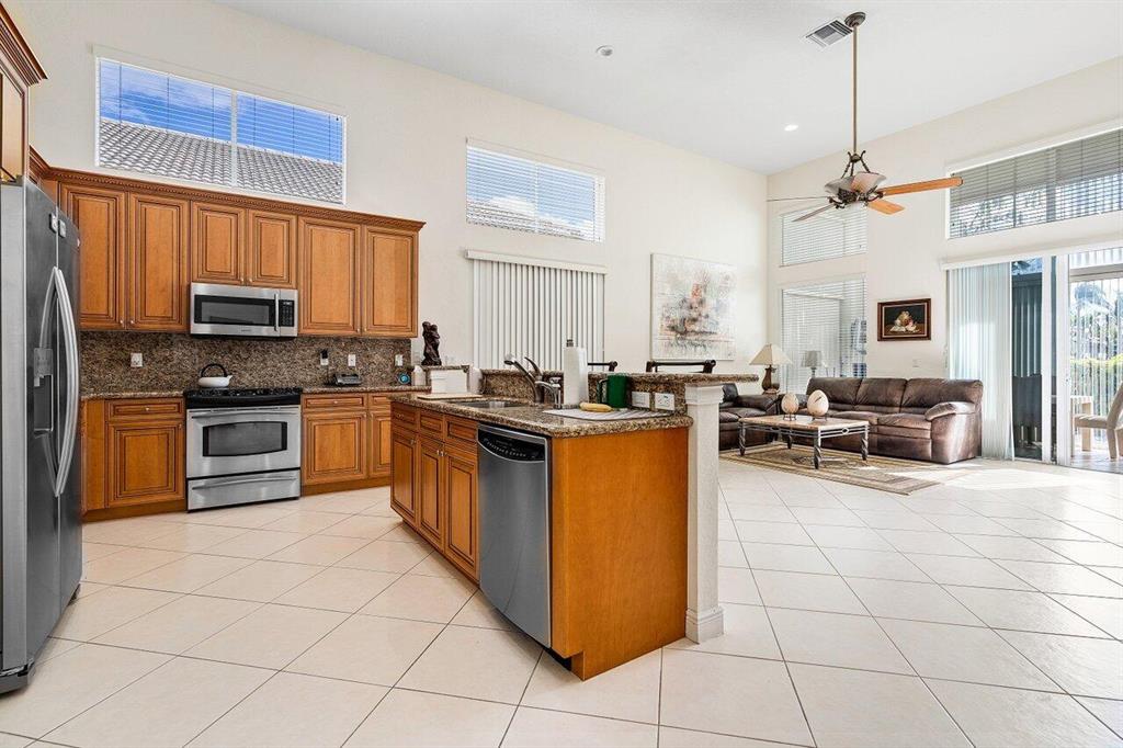 16866 Knightsbridge Lane