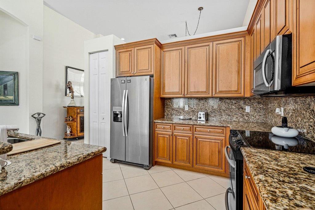 16866 Knightsbridge Lane