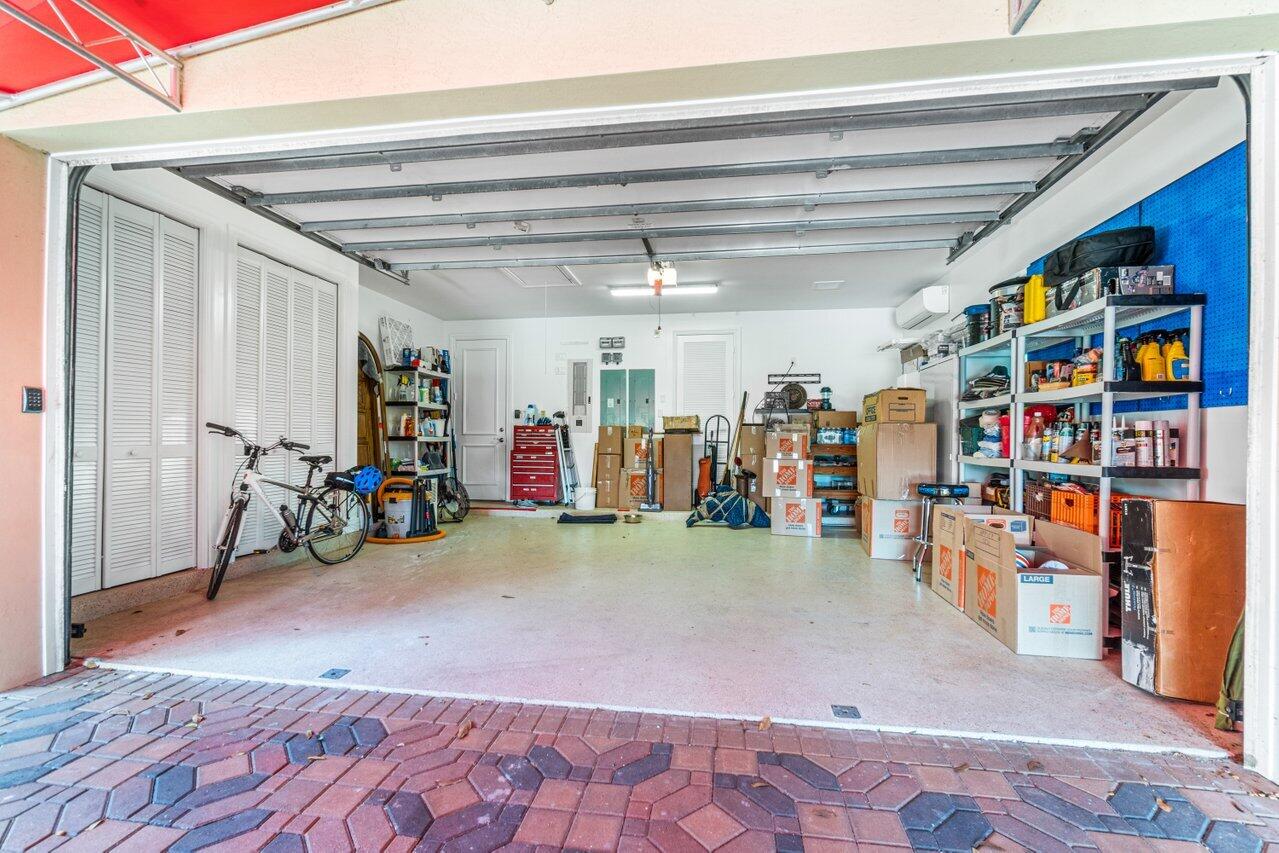 9483 166th Way N
