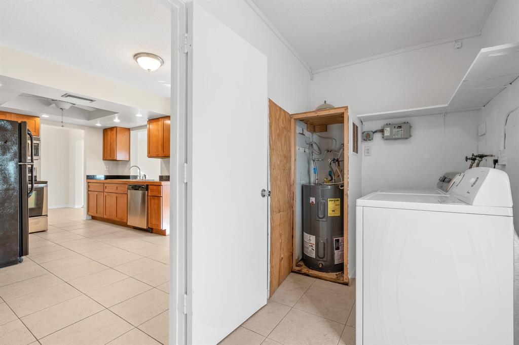 6770 NW 14th Place