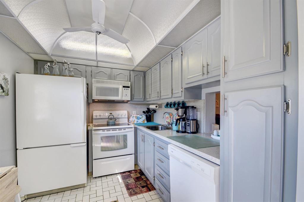 2400 NE 1st Lane Unit: 312