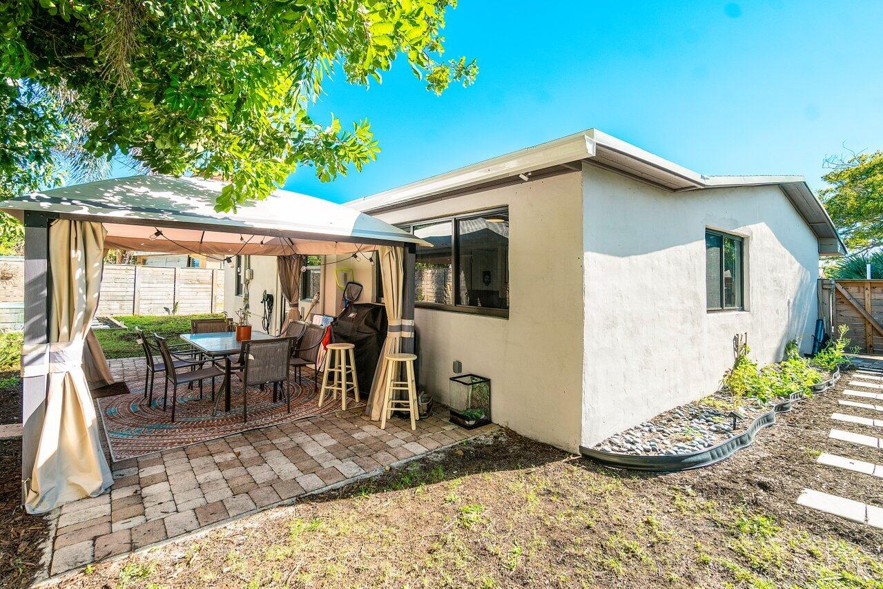 1615 NE 28 Court