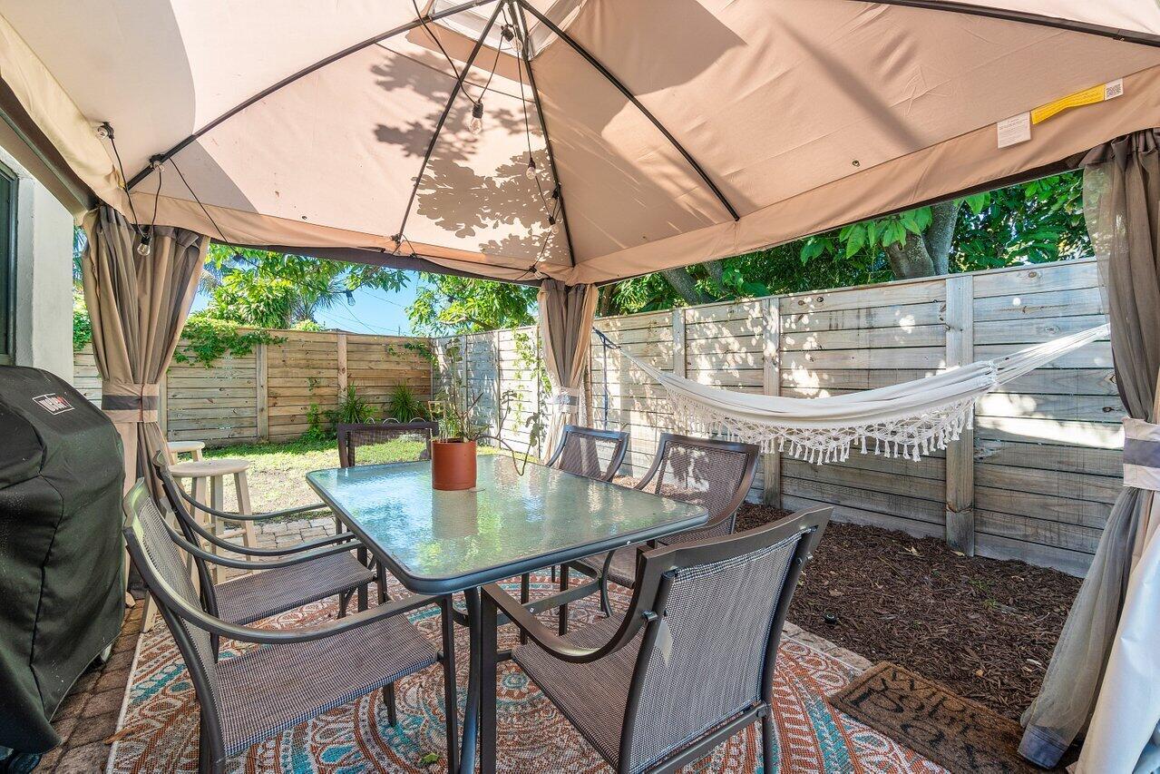 1615 NE 28 Court