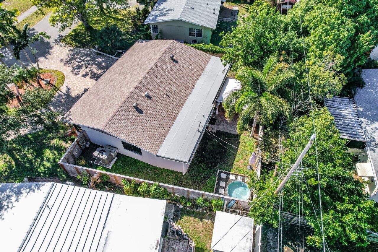 1615 NE 28 Court