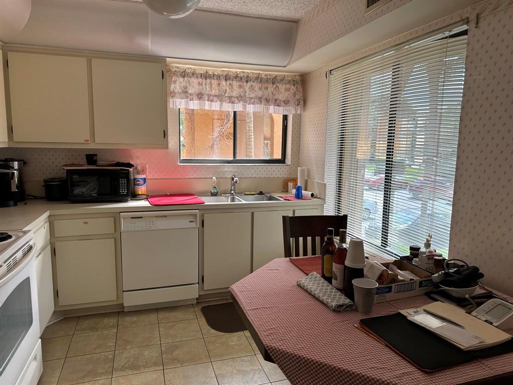 11258 Green Lake Drive Unit: 201