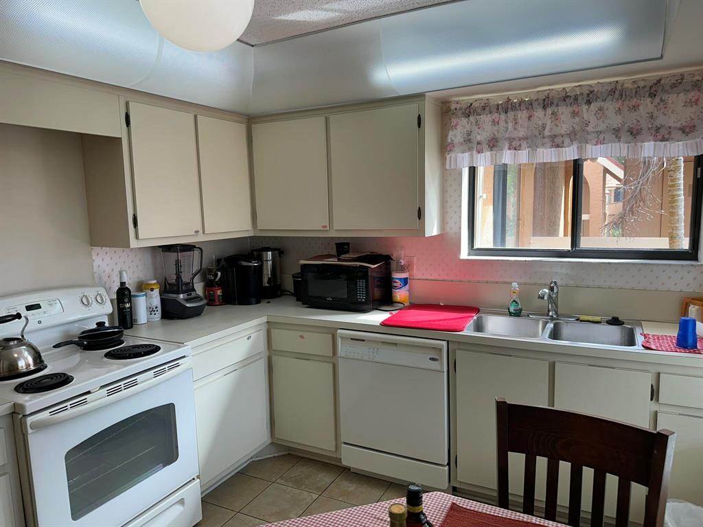 11258 Green Lake Drive Unit: 201