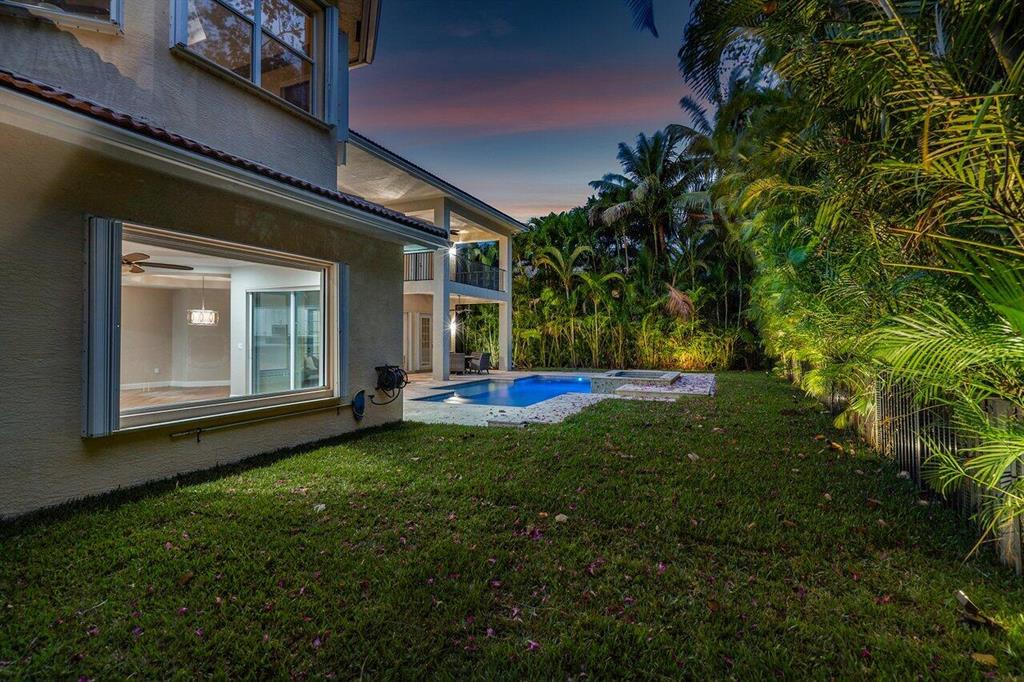 8725 Baystone Cove