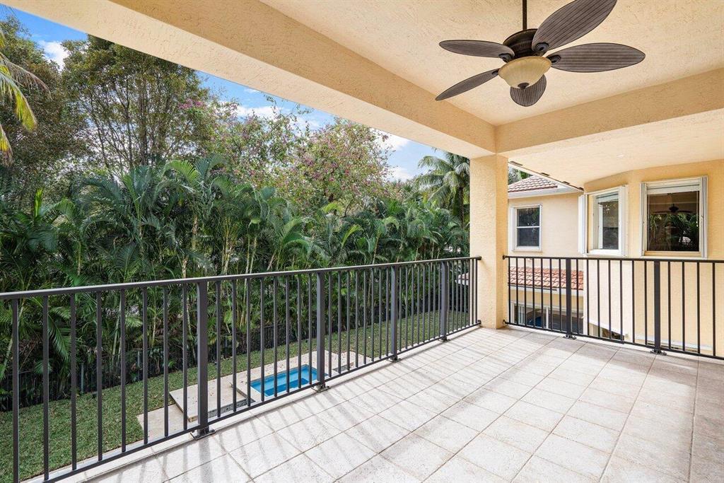 8725 Baystone Cove
