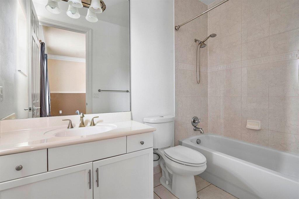 8725 Baystone Cove