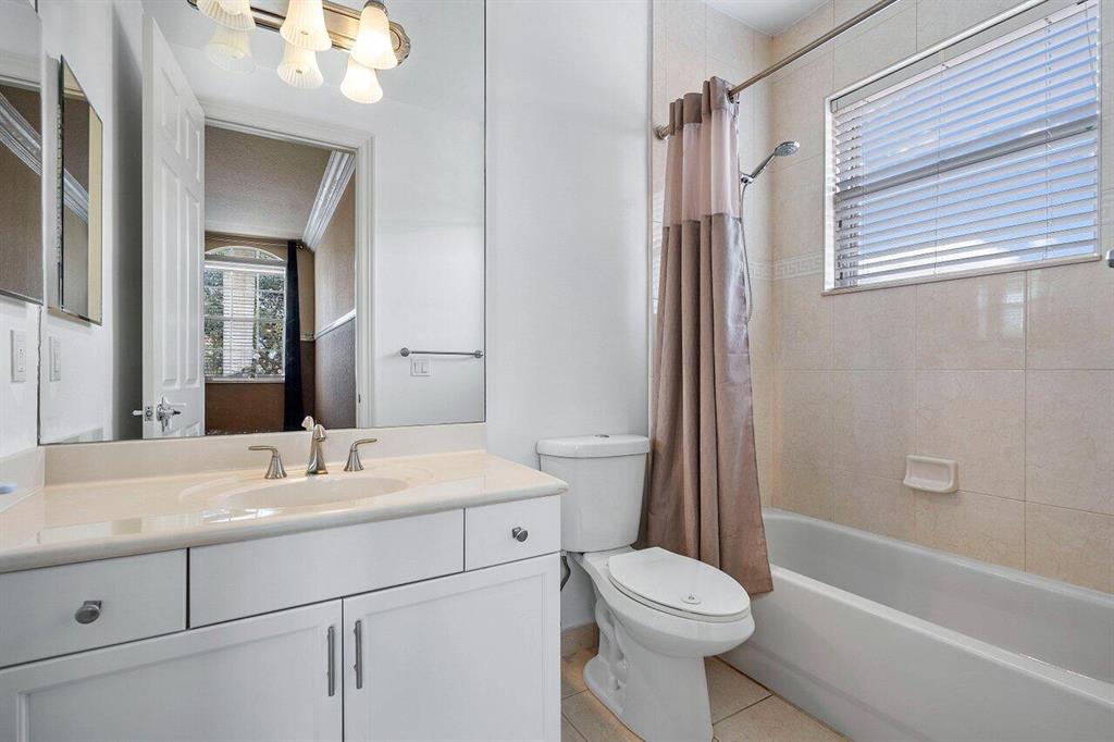 8725 Baystone Cove