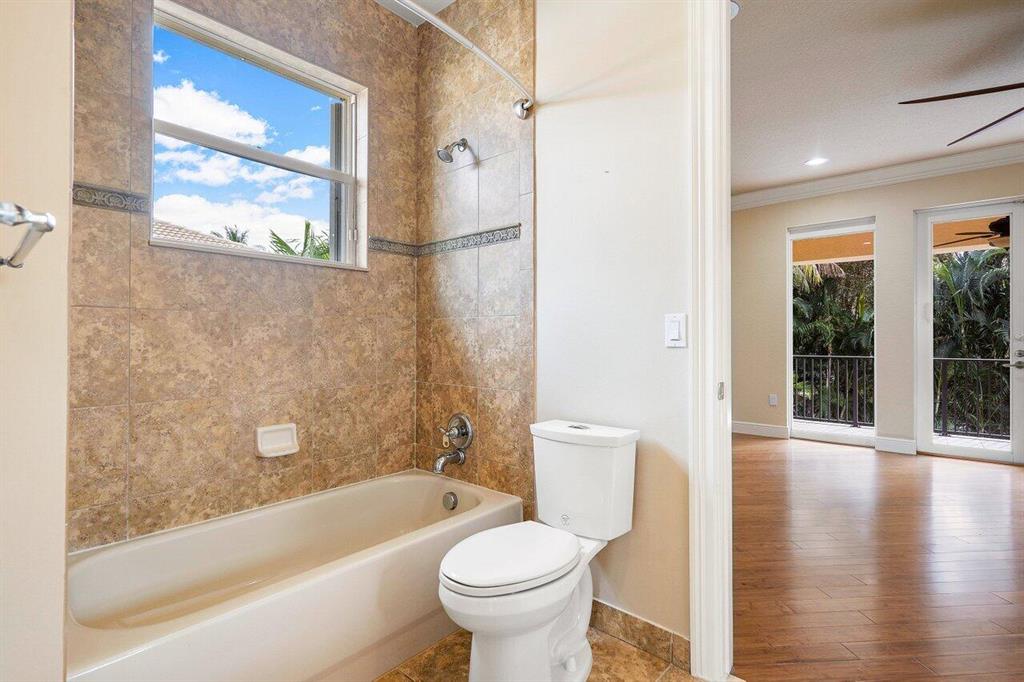 8725 Baystone Cove