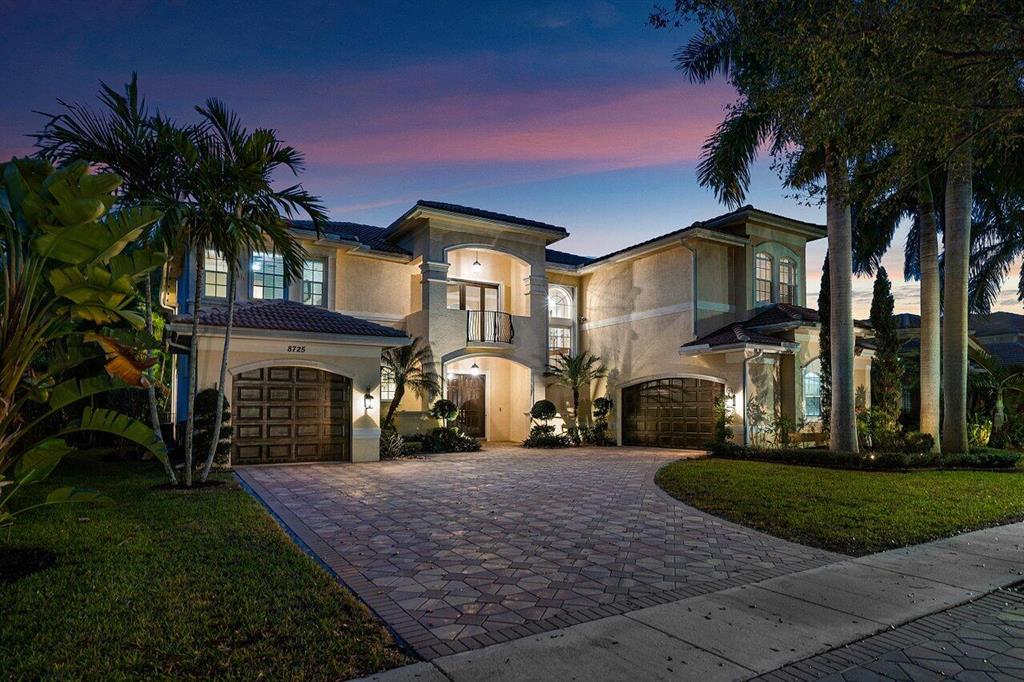 8725 Baystone Cove