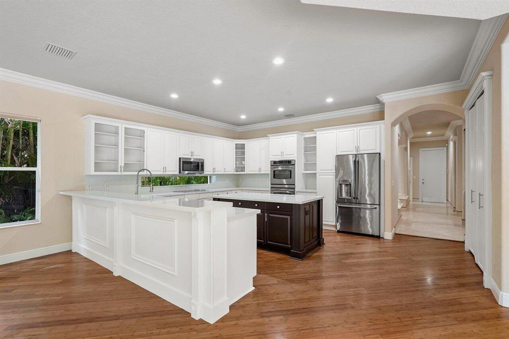 8725 Baystone Cove