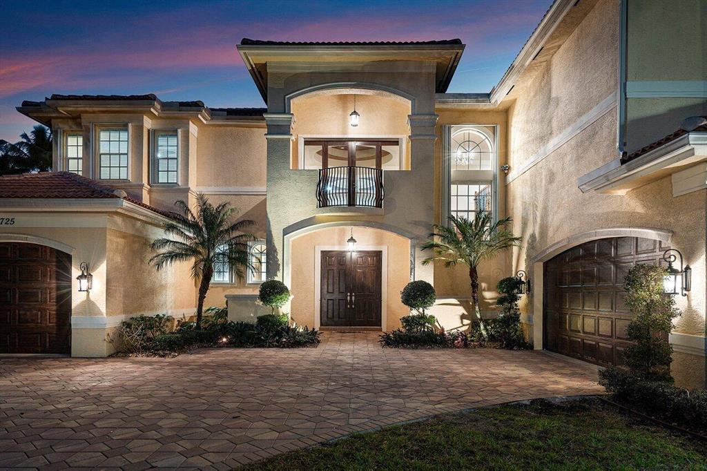 8725 Baystone Cove