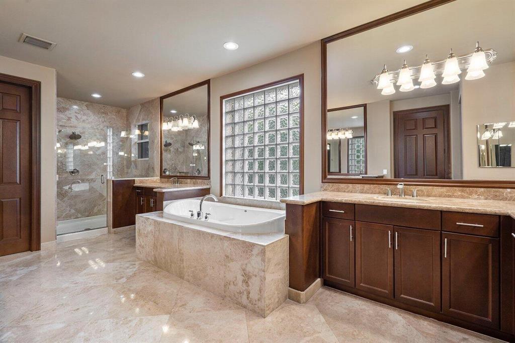 8725 Baystone Cove