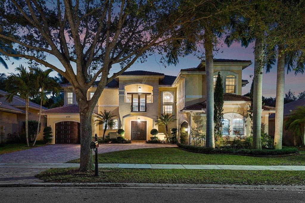 8725 Baystone Cove