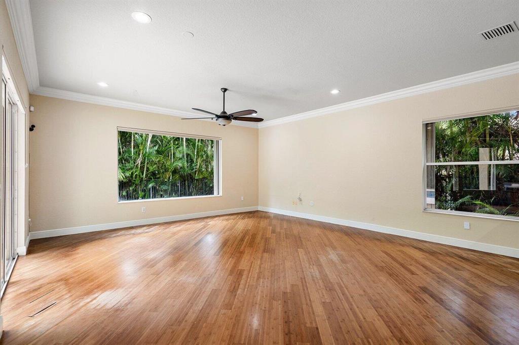 8725 Baystone Cove