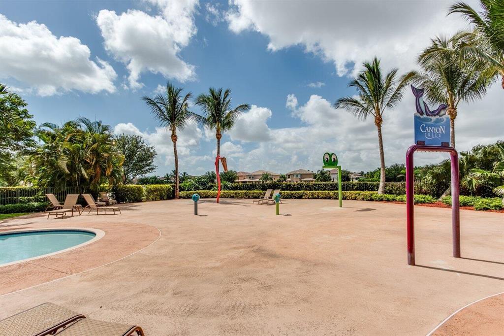 8725 Baystone Cove