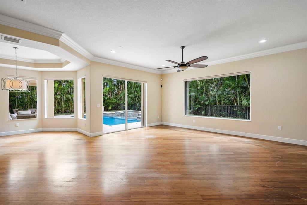 8725 Baystone Cove