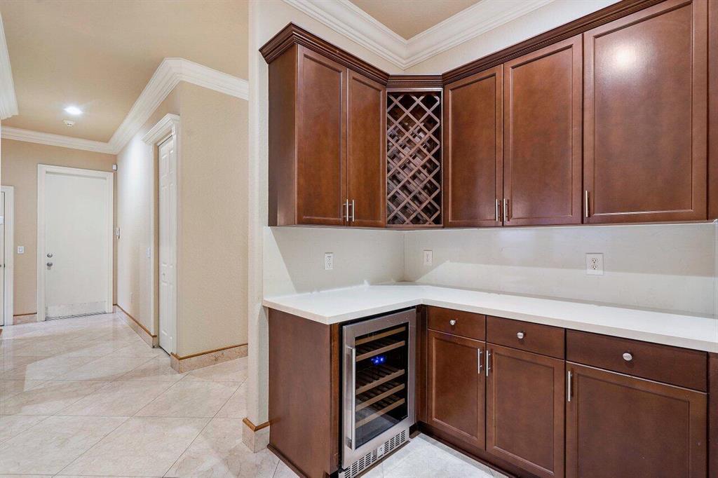 8725 Baystone Cove
