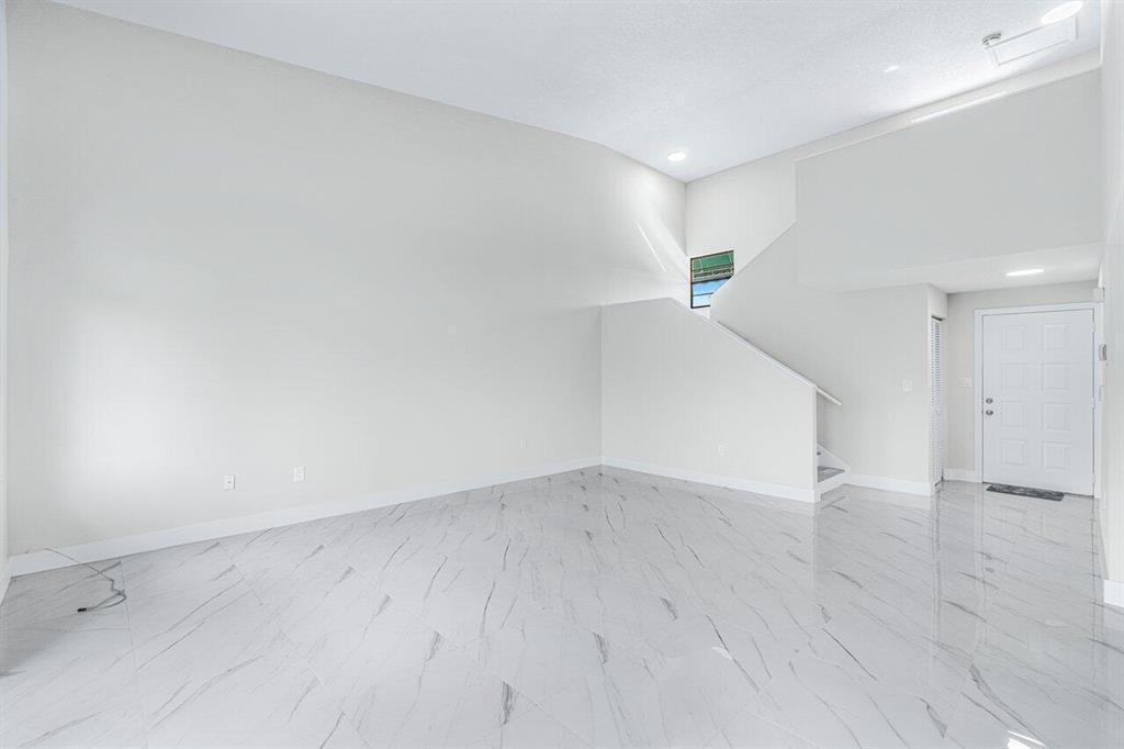 6654 Villa Sonrisa Drive Unit: 422