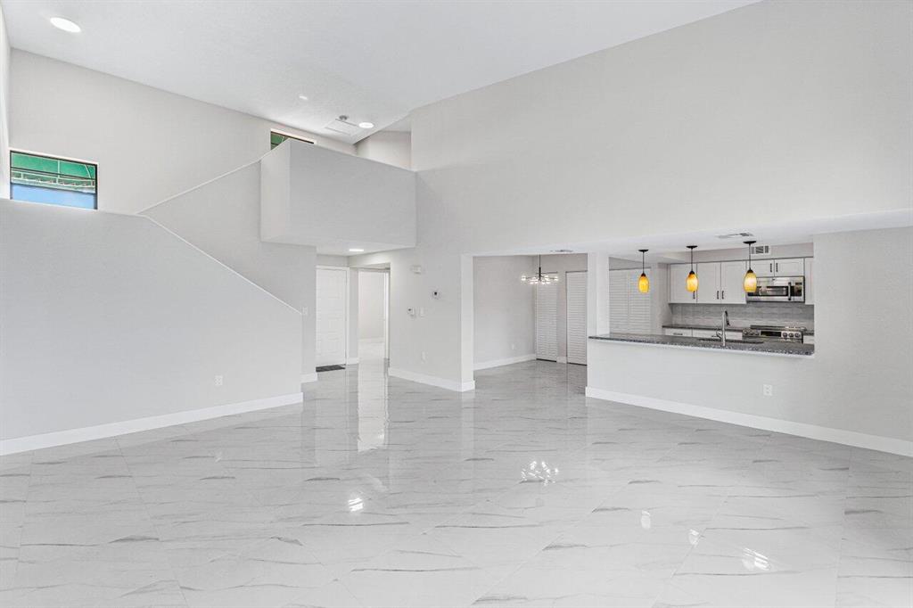 6654 Villa Sonrisa Drive Unit: 422