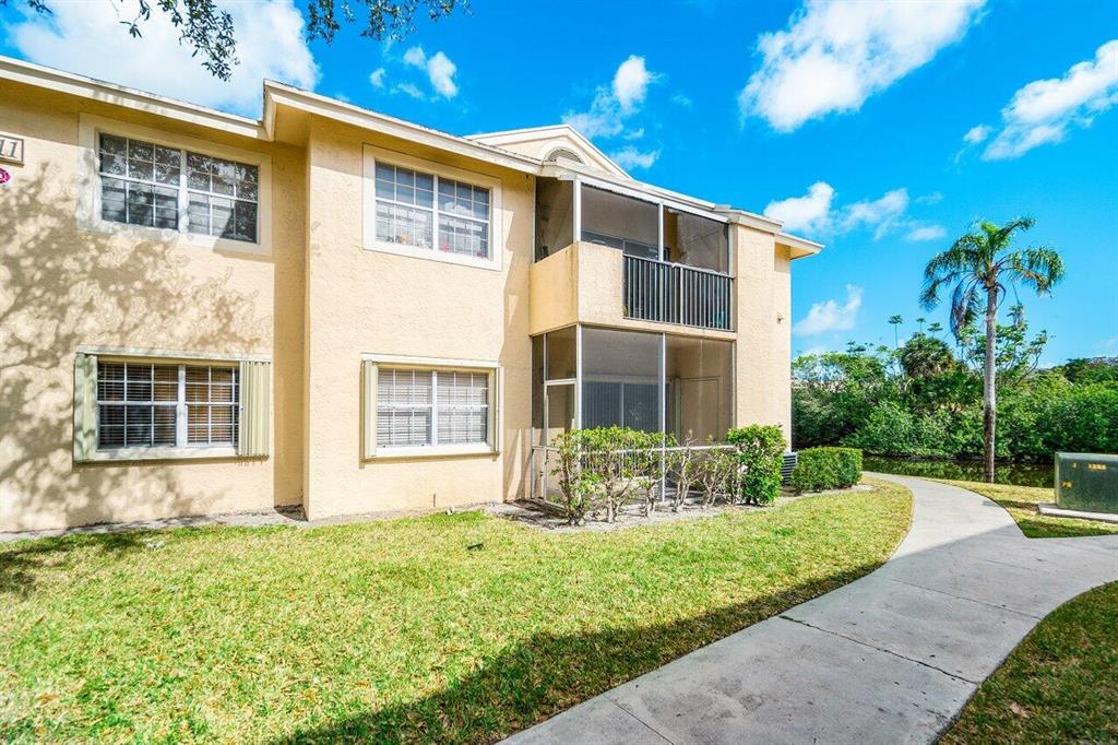611 Cypress Lake Boulevard Unit: I15