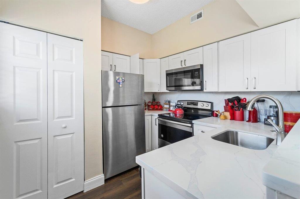 611 Cypress Lake Boulevard Unit: I15