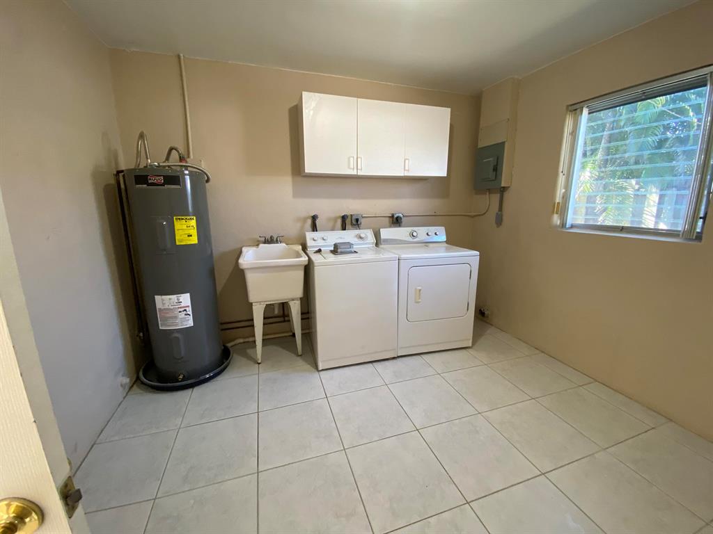 300 NE 31st Street