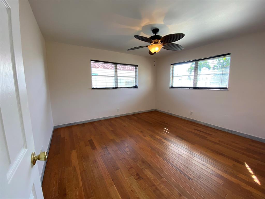 300 NE 31st Street