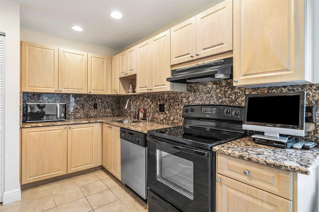 34 Southport Lane Unit: G
