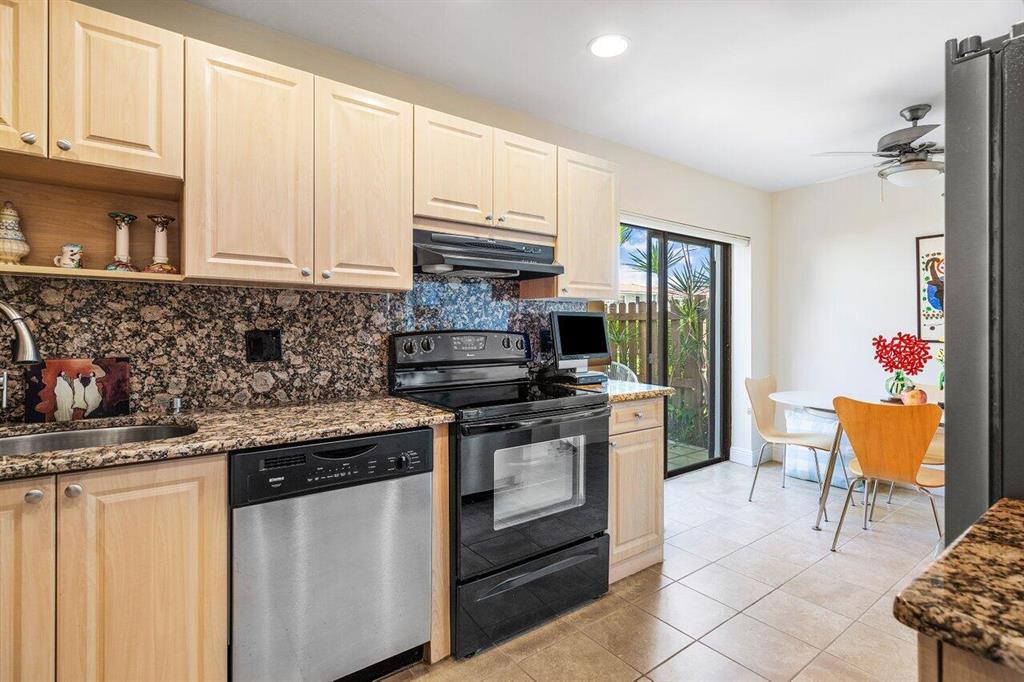 34 Southport Lane Unit: G