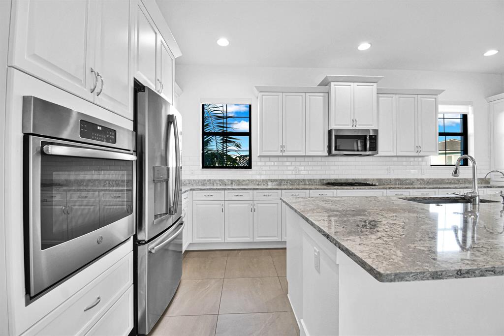 8110 Hobbes Way