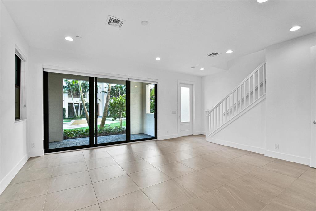 8110 Hobbes Way