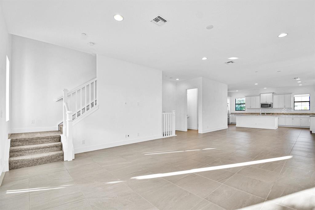 8110 Hobbes Way