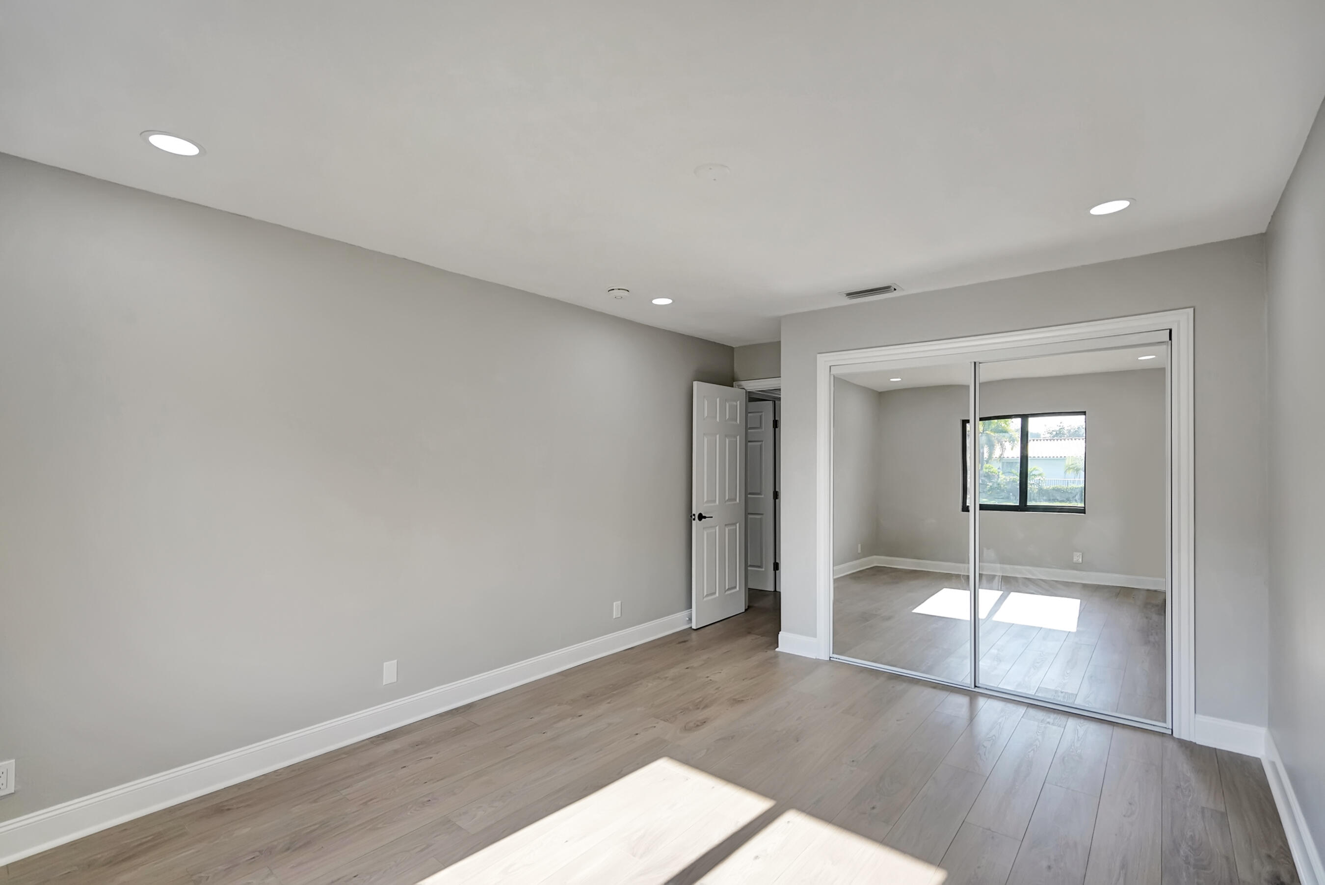 2960 NW 87th Terrace
