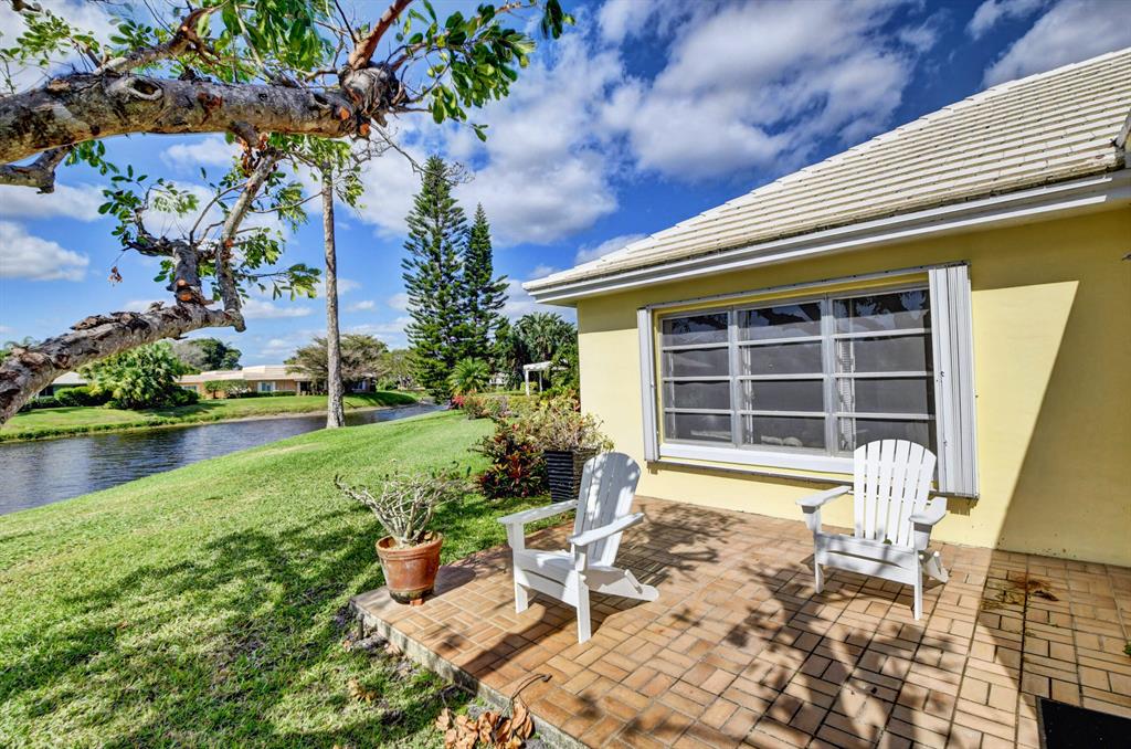 8 Acacia Drive