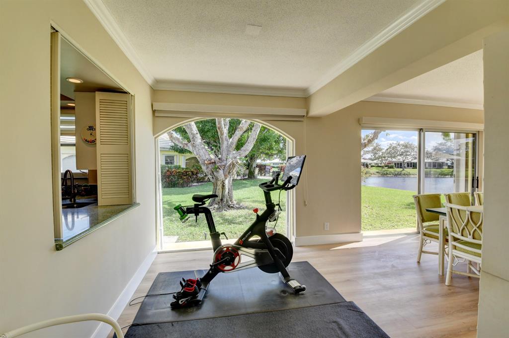 8 Acacia Drive