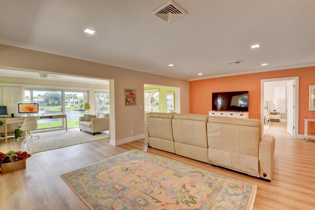 8 Acacia Drive