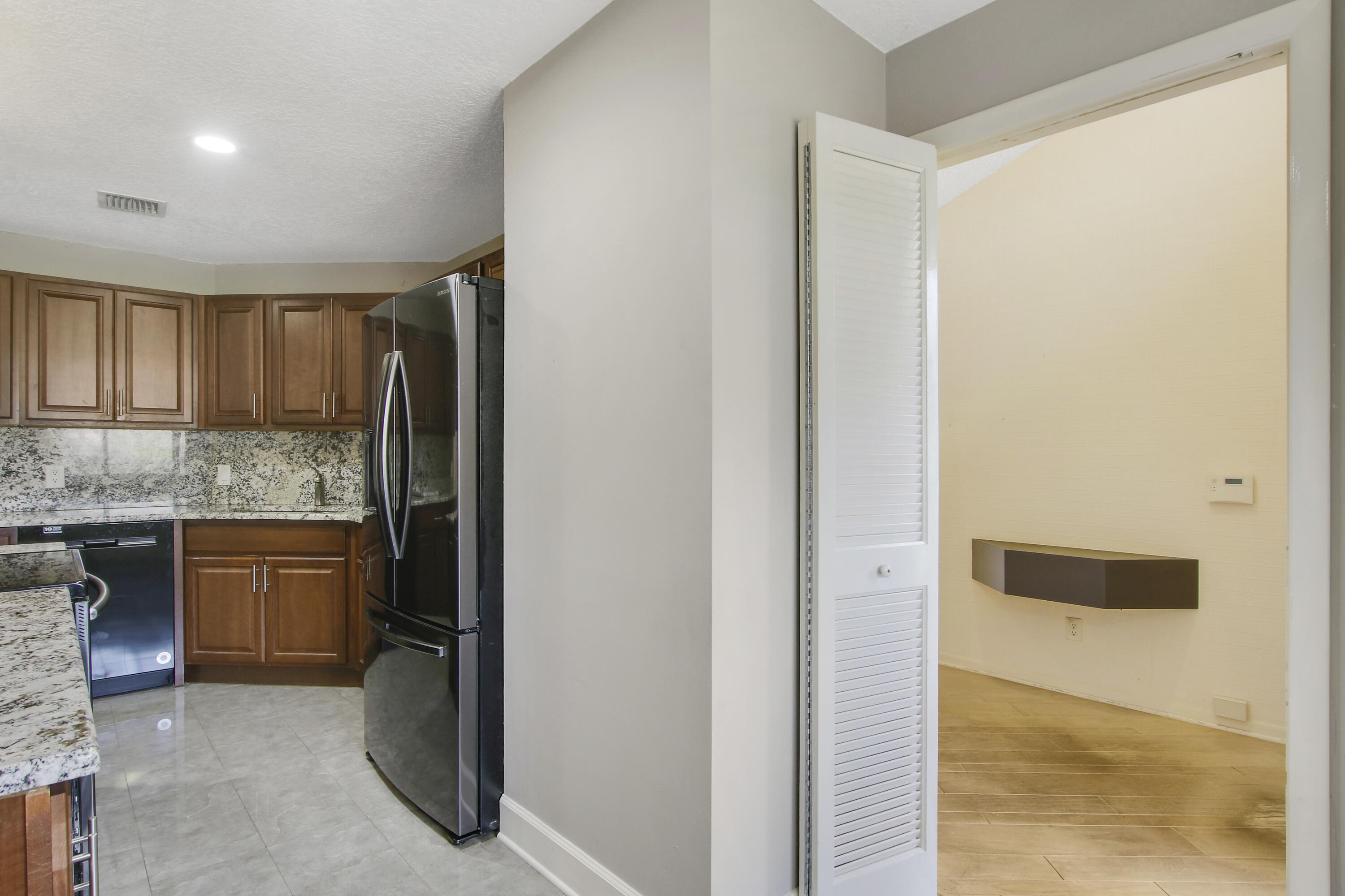 6716 Versailles Court