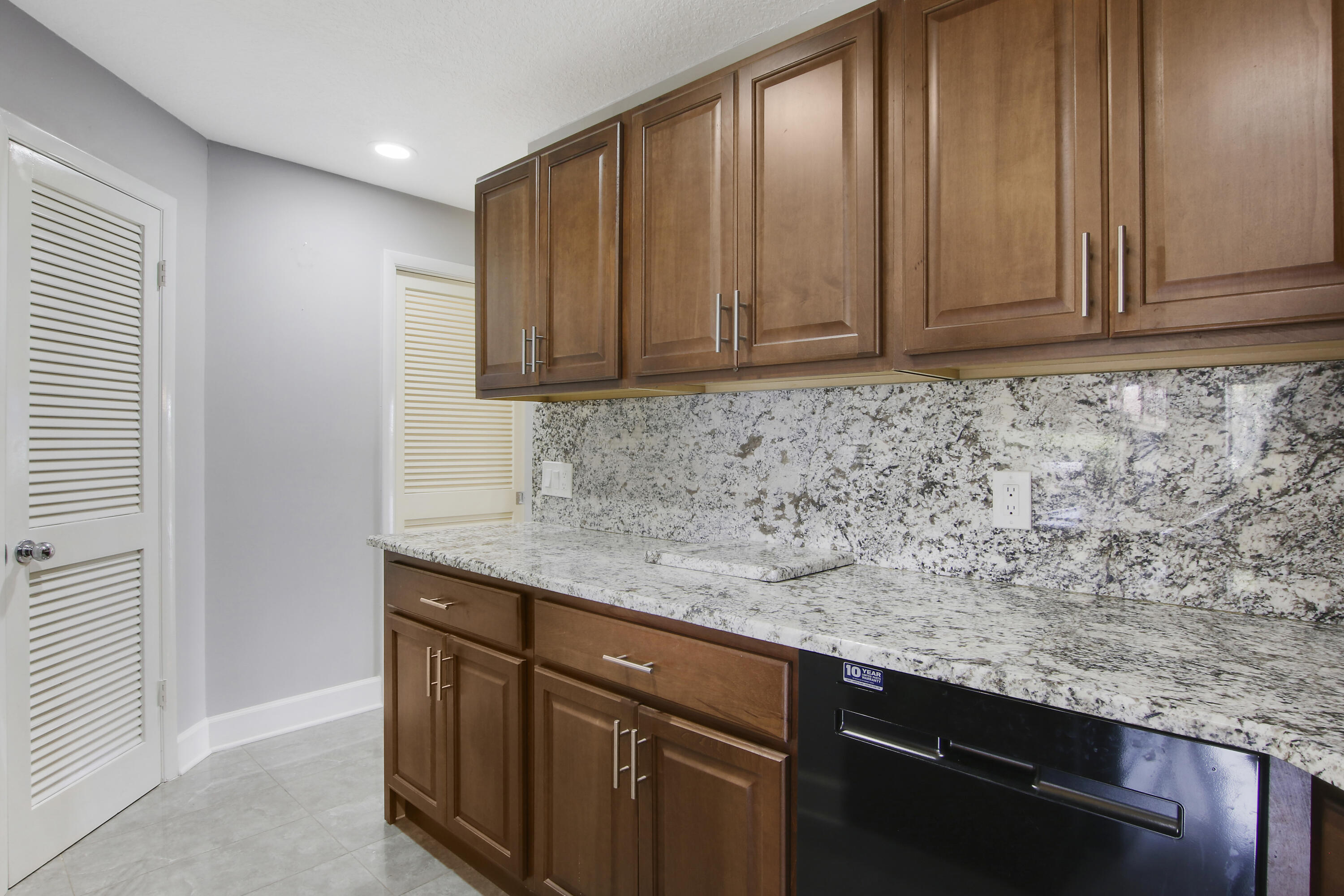 6716 Versailles Court