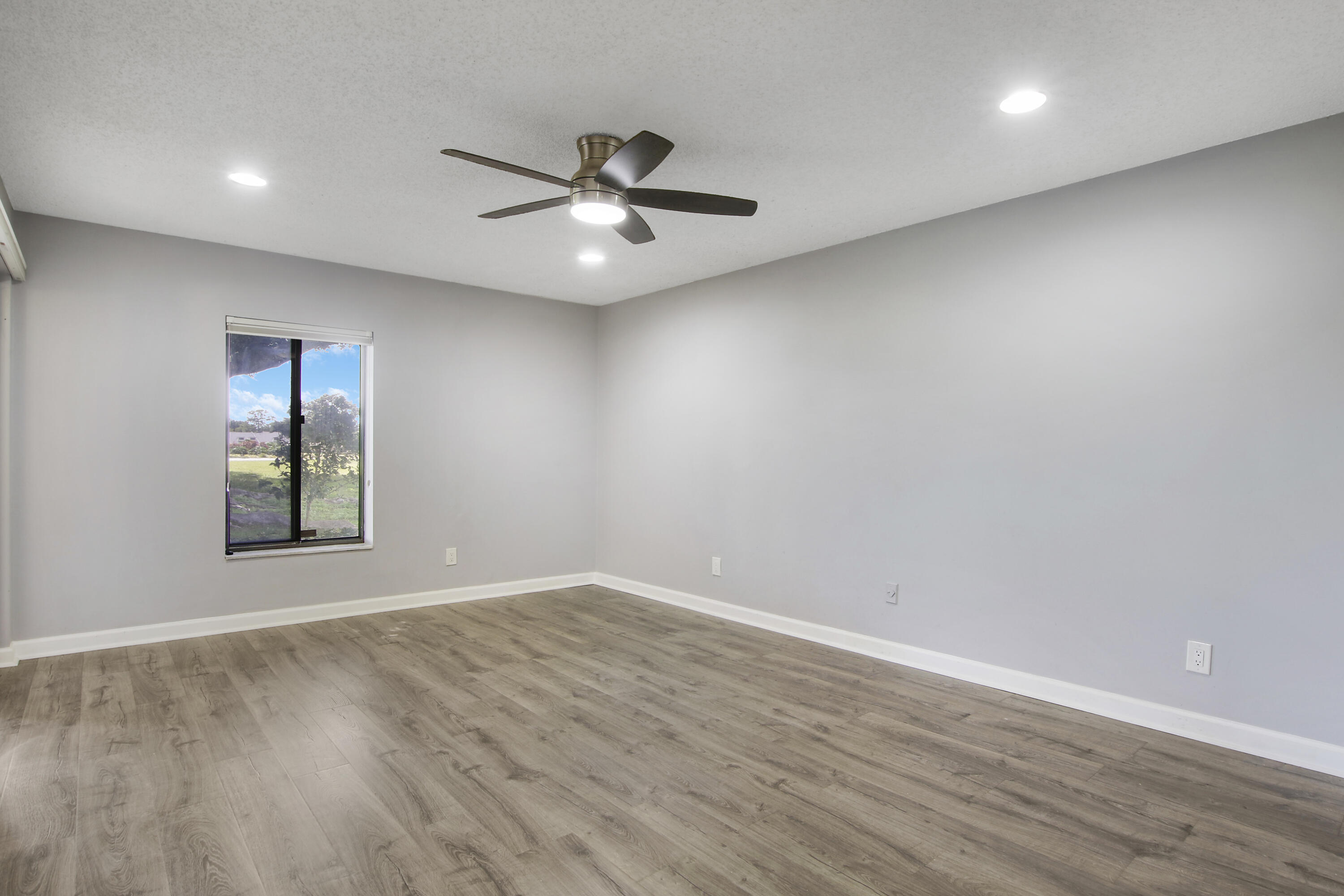 6716 Versailles Court
